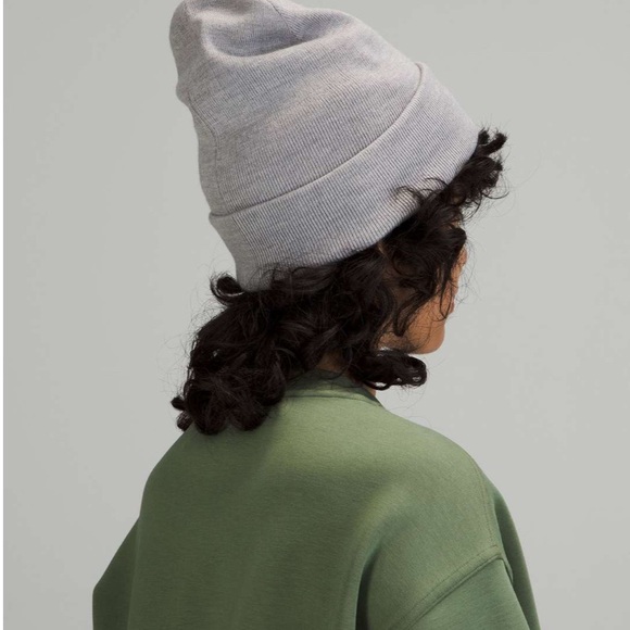 Lululemon Warm Revelation Beanie
Heathered Rhino Grey / Highlight Yellow